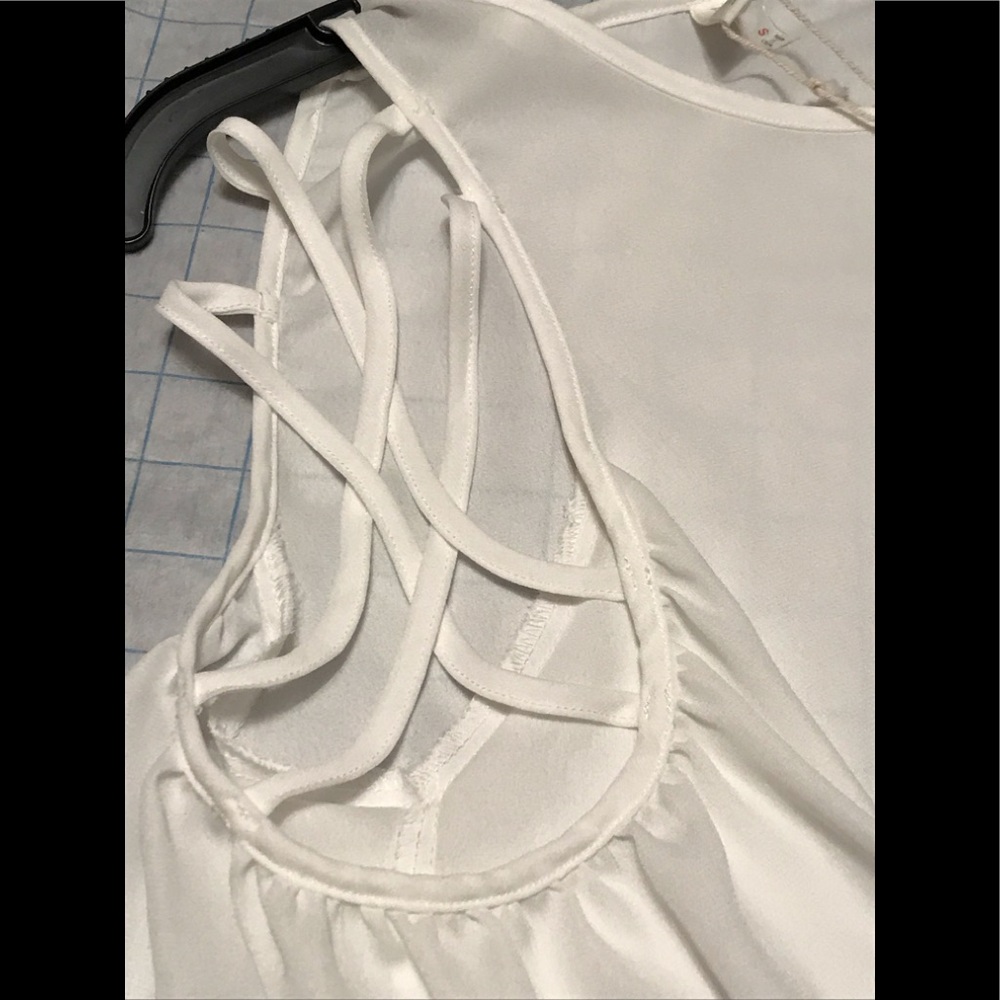 Cold shoulder top - Picture 4 of 4